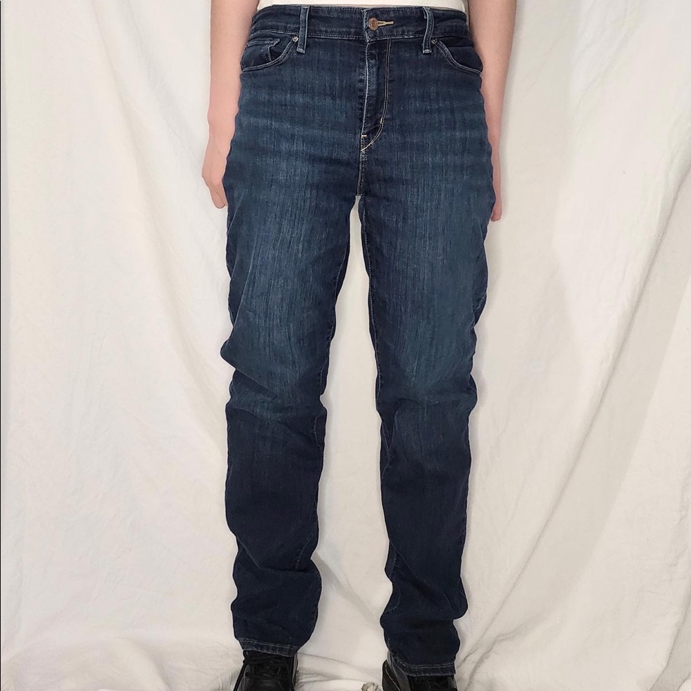 Levi’s mid rise slim fit jeans
